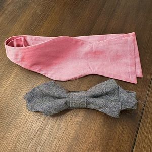 Tommy Hilfiger 2 bow ties, gray and red/pink